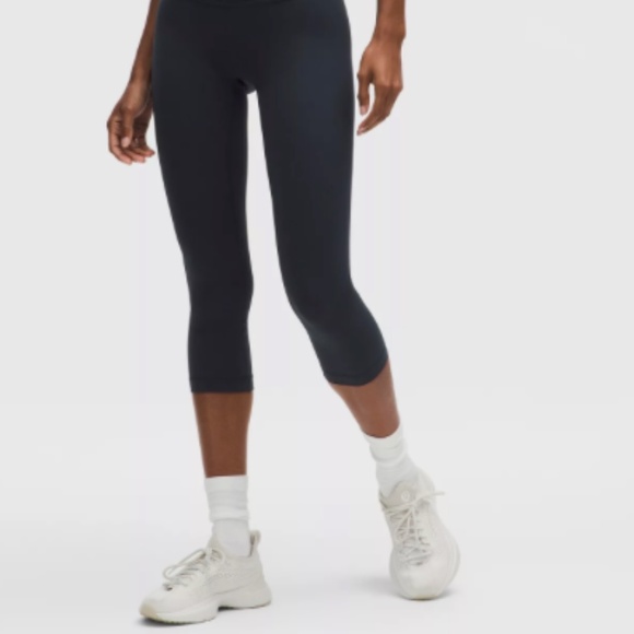 Lululemon Wundertrain Crop leggings yoga SZ 0 Black - Picture 3 of 3